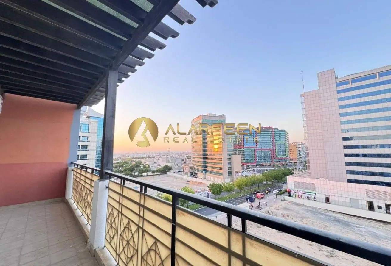 Elegant 2 BR | Community View | Prime Location