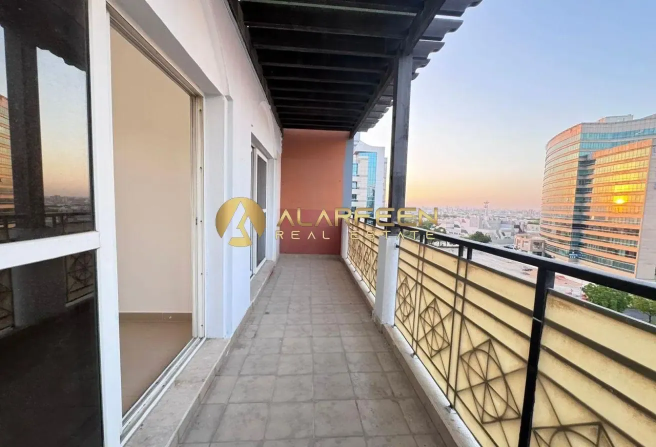 Elegant 2 BR | Community View | Prime Location
