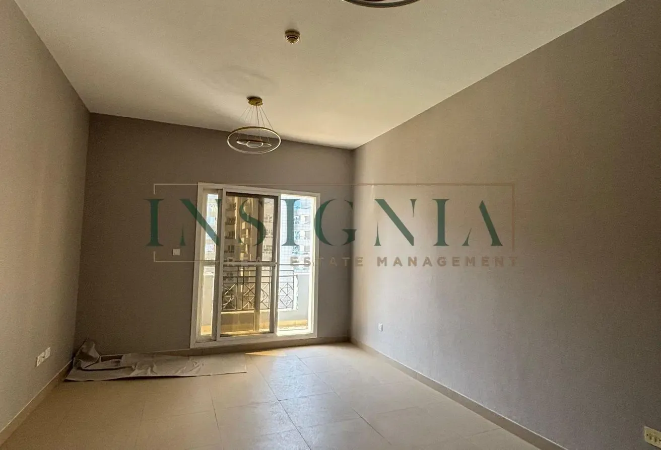Chiller Free with Balcony Vacant Studio Modern