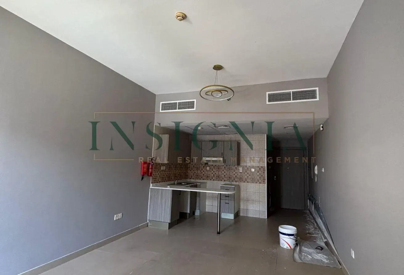 Chiller Free with Balcony Vacant Studio Modern