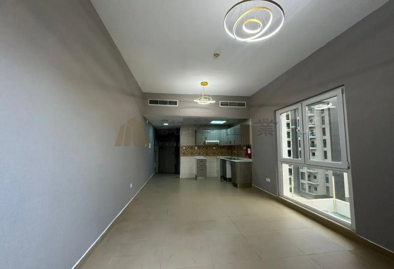 Spacious Studio | Vacant | Well Maintained