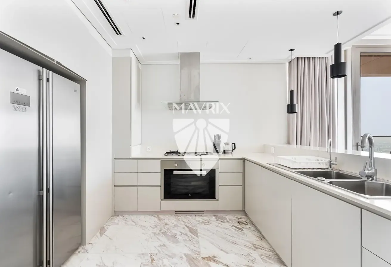 Spacious 3 Bed  | Maid Room | Burj Khalifa View