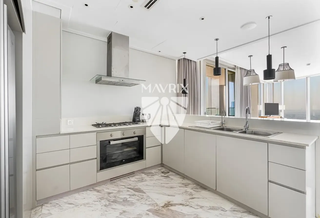 Spacious 3 Bed  | Maid Room | Burj Khalifa View
