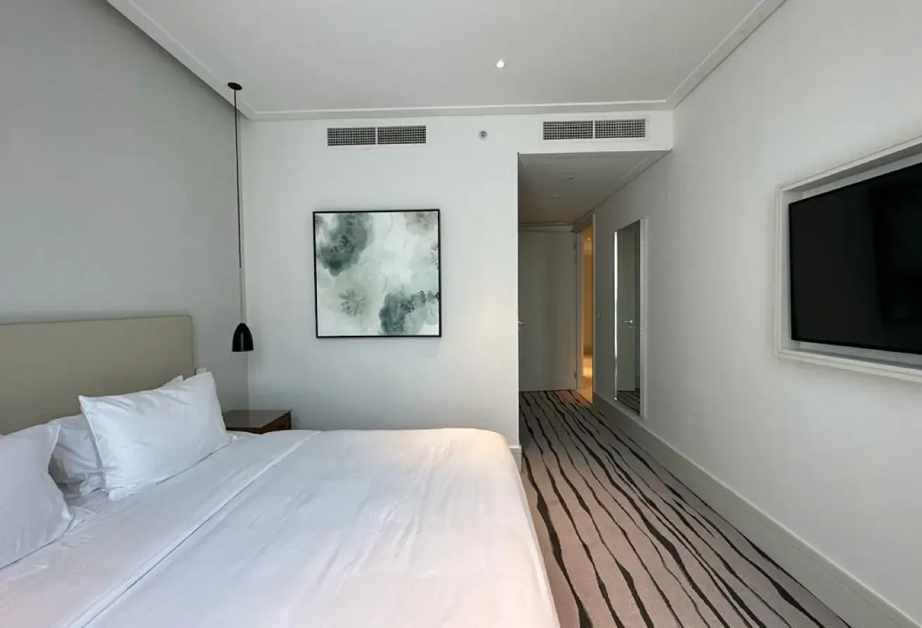 Elegant 3BR | Burj Khalifa View | Fully Furnished