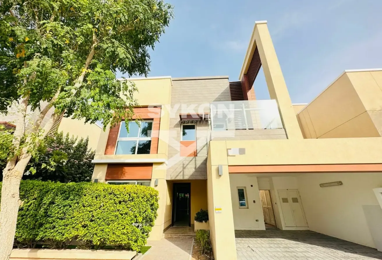 Independent Villa | Share Pool | Spacious Layout