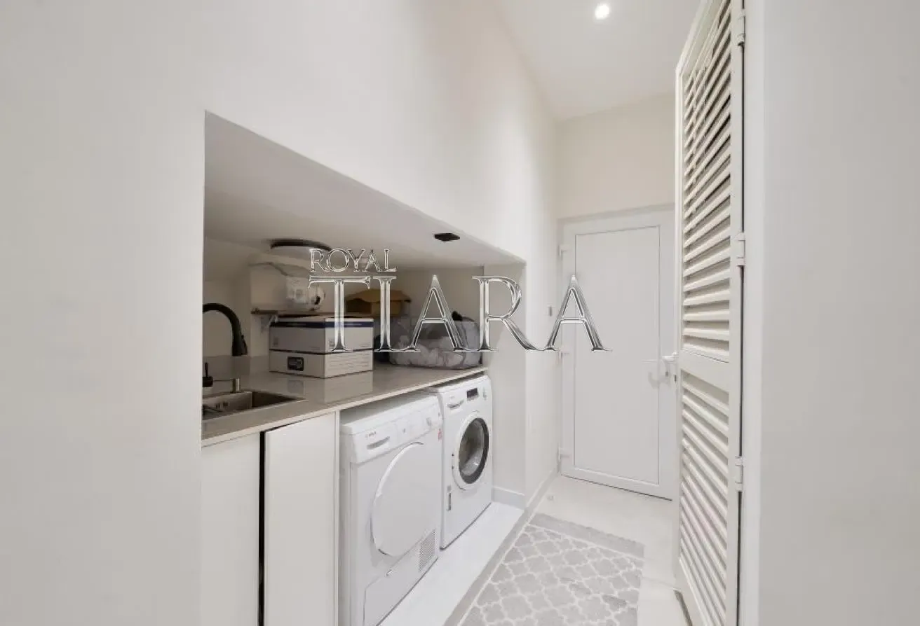 Type 4D4 I Corner Plot I Vacant | Unfurnished