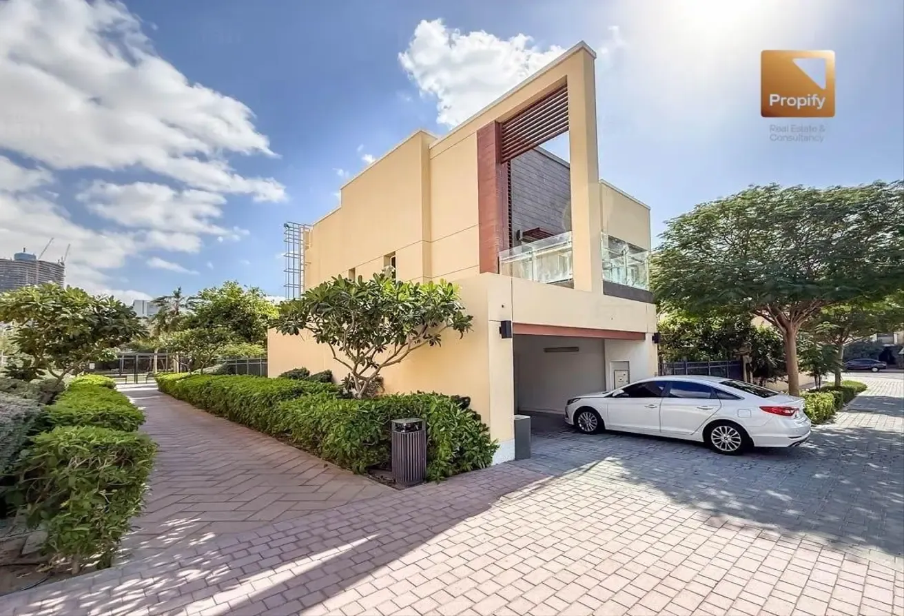 Prime Location Upgraded Unfurnished Fitted