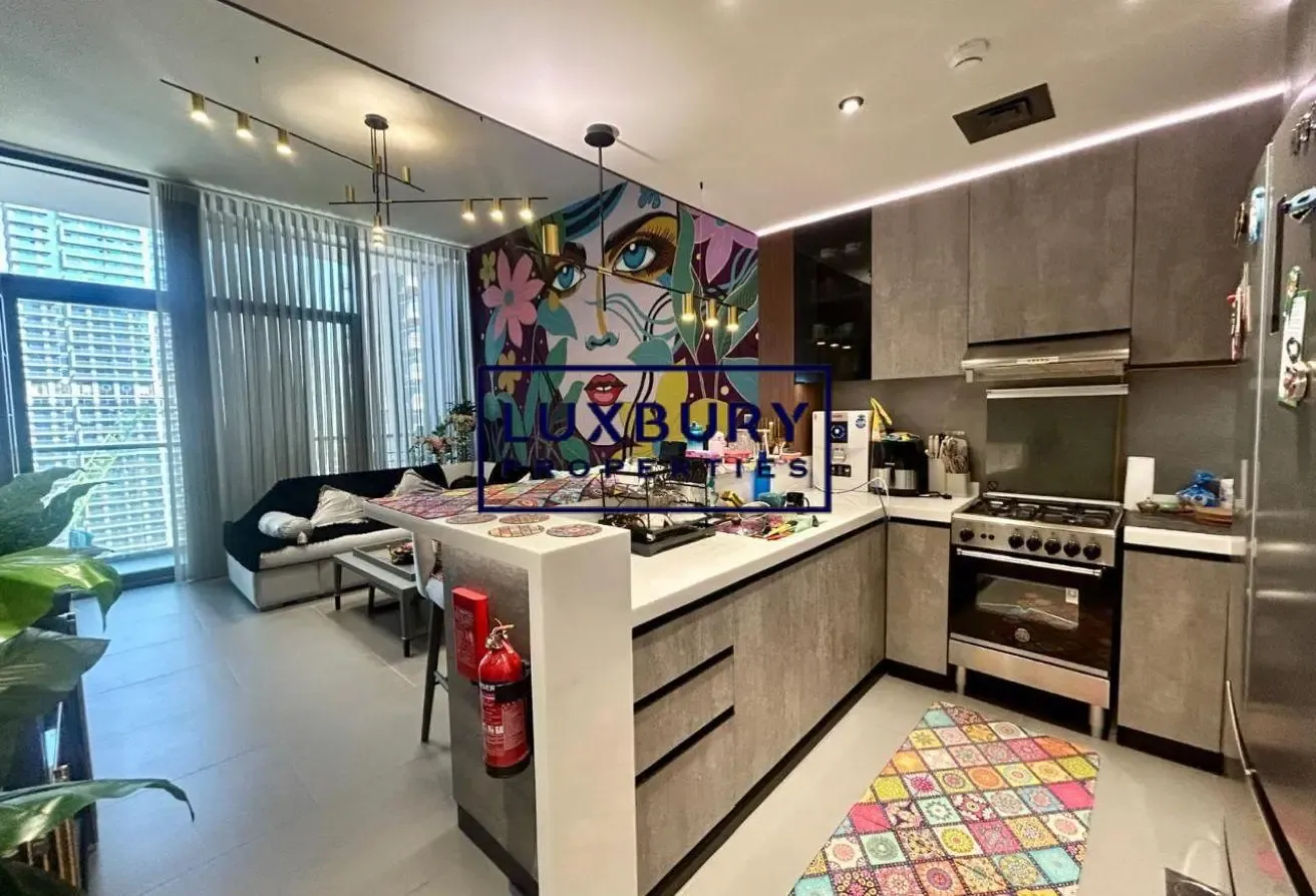 FULLY FURNISHED| PRIME LOCATION |AMAZING APARTMENT