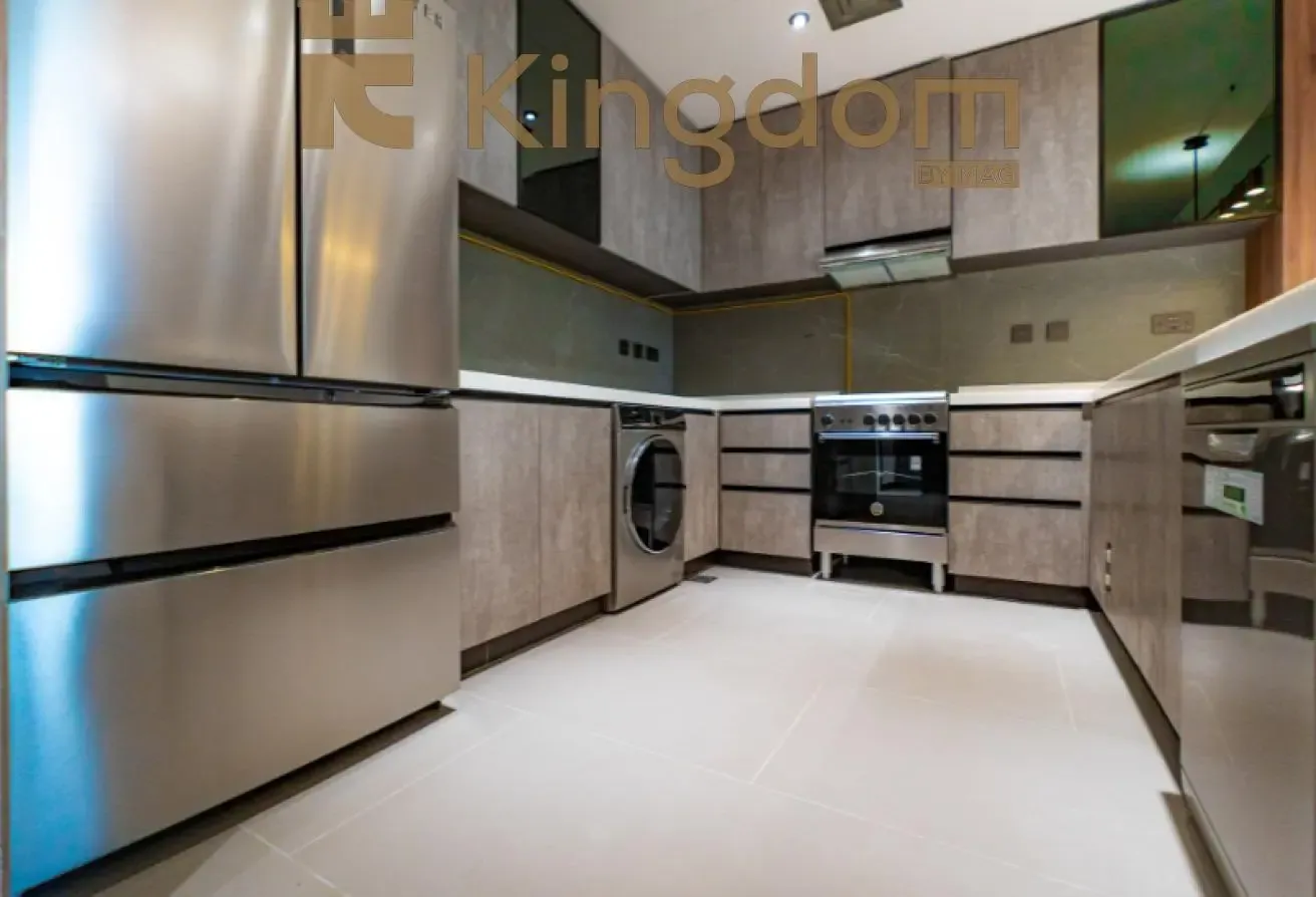 LAKE VIEW | FURNISHED | NEAR METRO | VACANT SOON