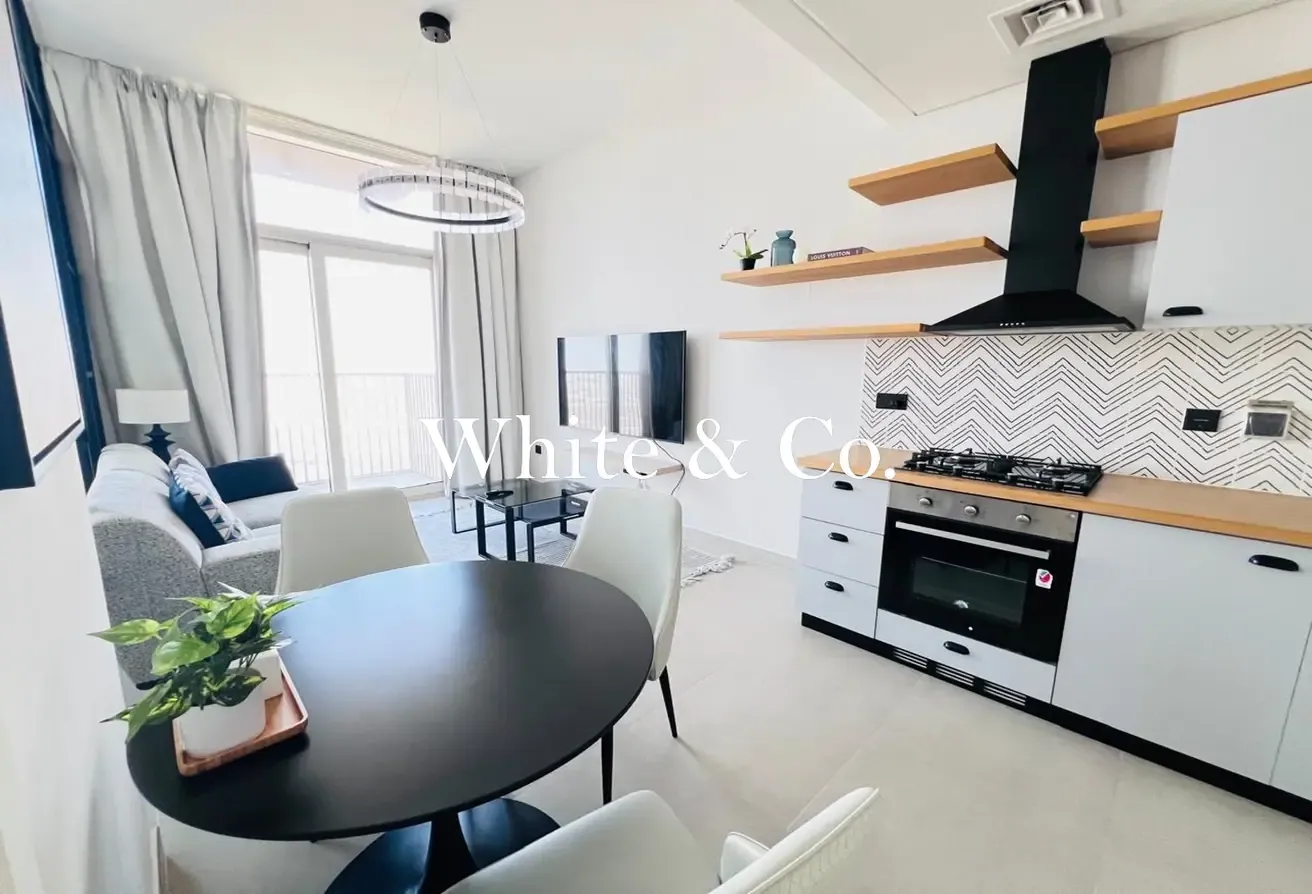 Available|Modern Apartment| Great Location