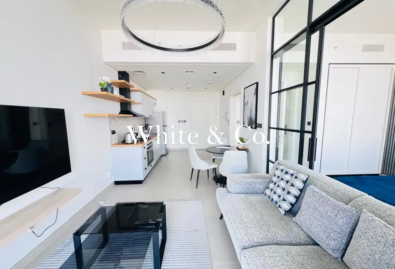 Available|Modern Apartment| Great Location