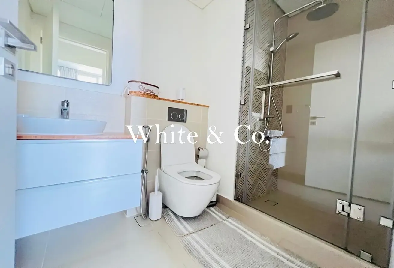 Available|Modern Apartment| Great Location