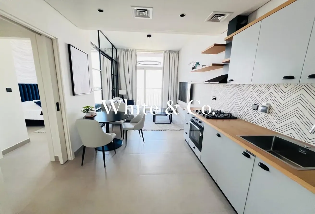 Ready| Fully Furnished| Prime Location