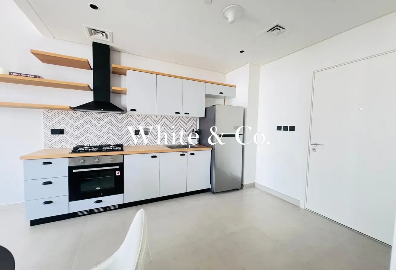 Ready| Fully Furnished| Prime Location