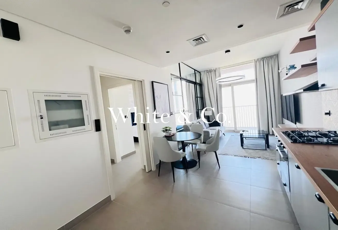 Ready| Fully Furnished| Prime Location