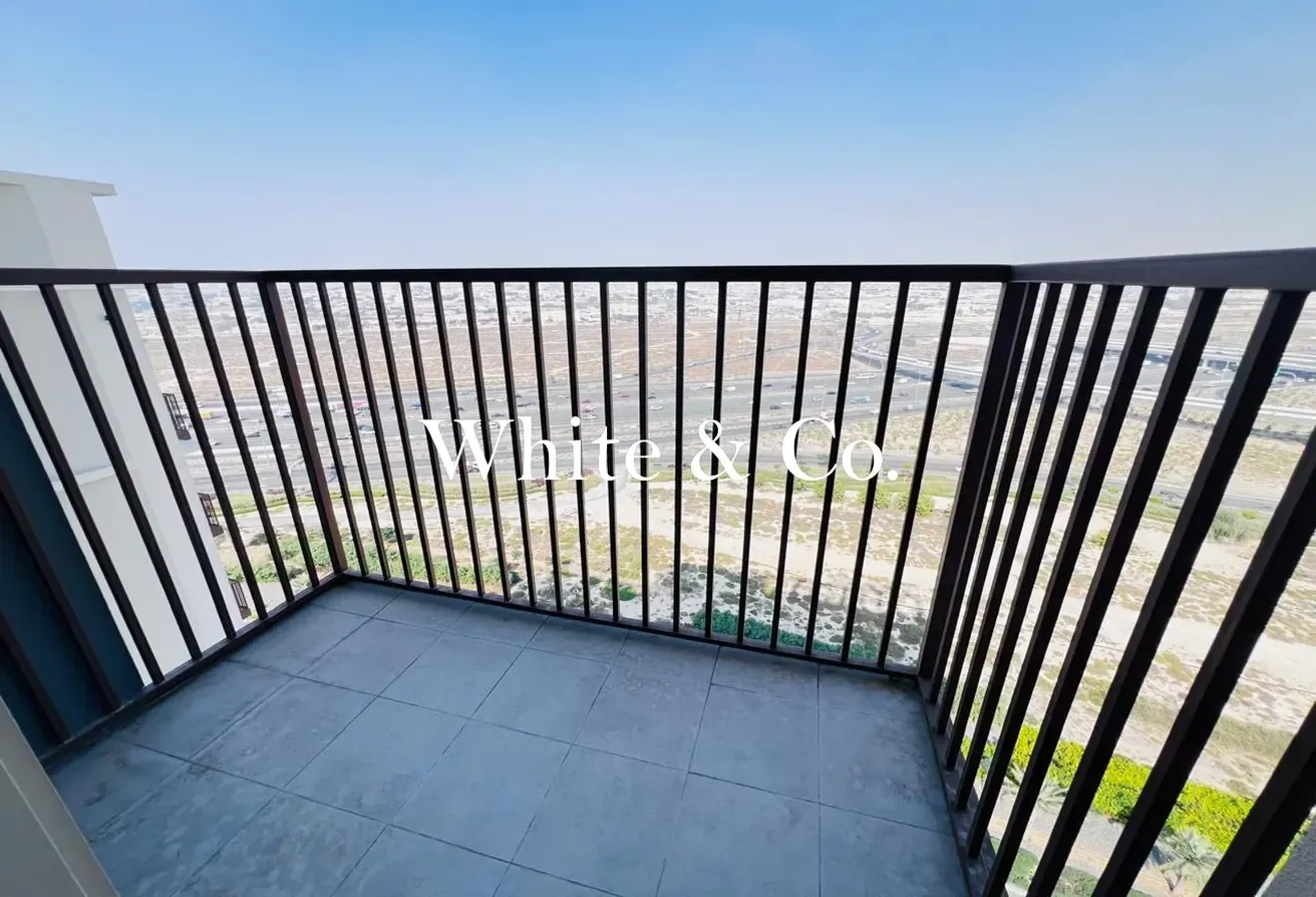 Ready| Fully Furnished| Prime Location