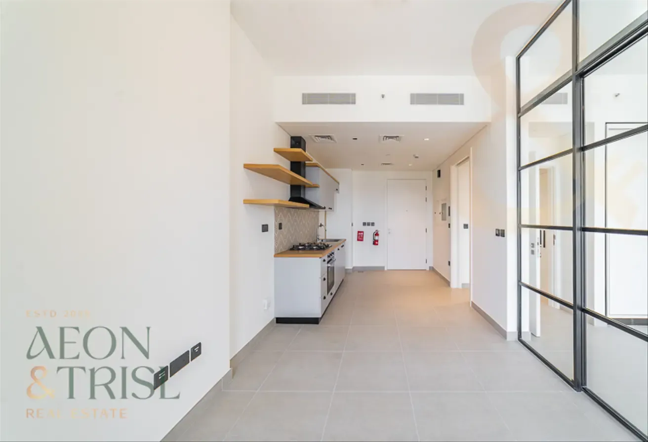 Ready To Move Great Location High Floor