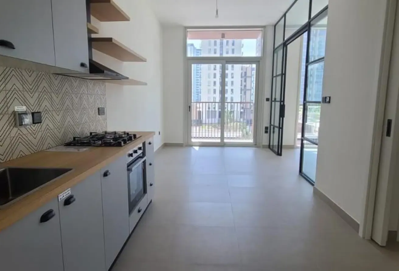 1 BHK| LOW FLOOR| READY TO MOVE| PRIME LOCATION|