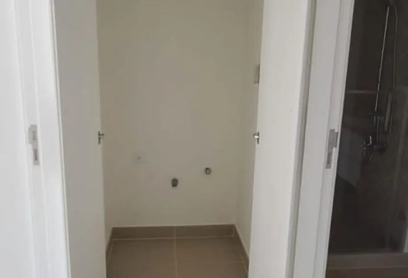 1 BHK| LOW FLOOR| READY TO MOVE| PRIME LOCATION|