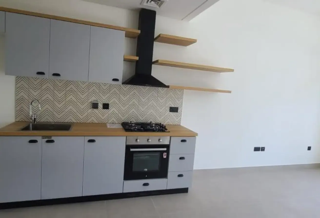 1 BHK| LOW FLOOR| READY TO MOVE| PRIME LOCATION|
