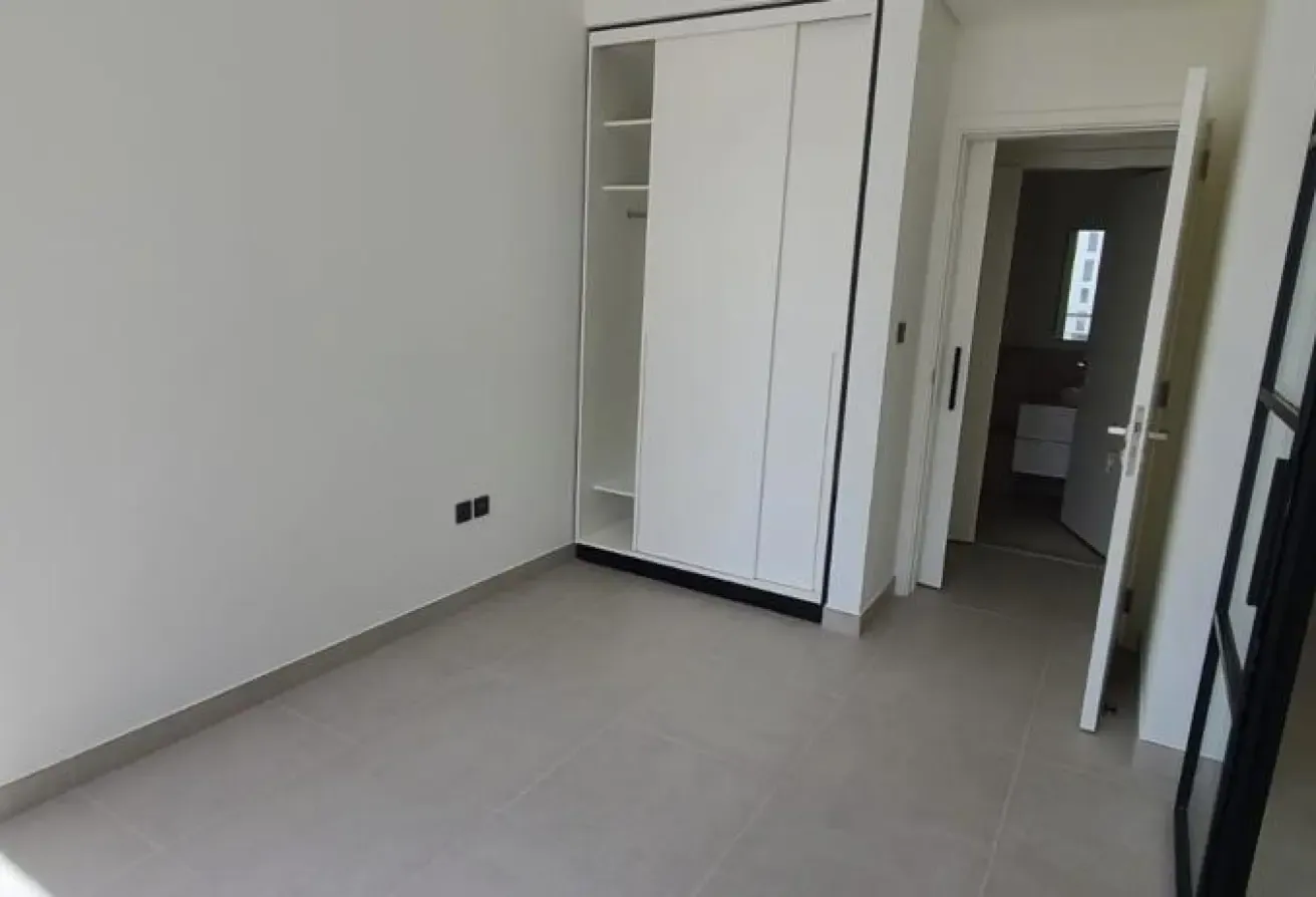 1 BHK| LOW FLOOR| READY TO MOVE| PRIME LOCATION|