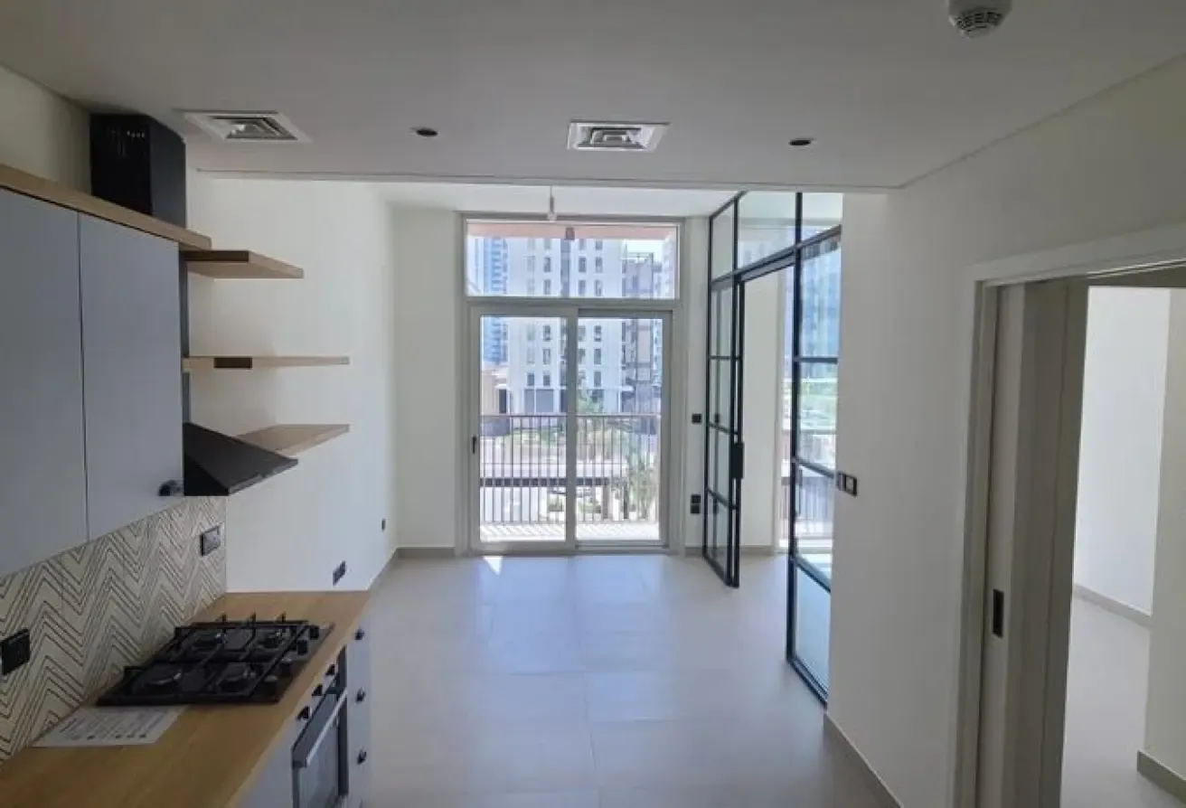 1 BHK| LOW FLOOR| READY TO MOVE| PRIME LOCATION|