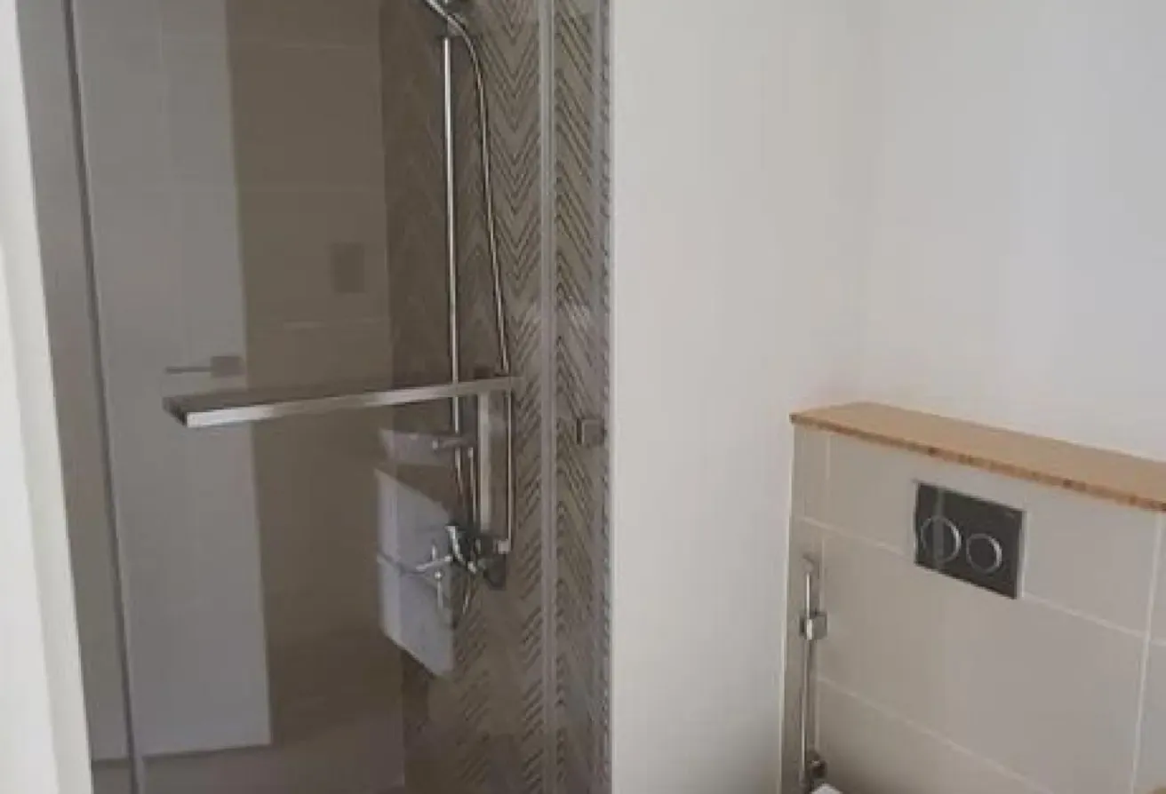 1 BHK| LOW FLOOR| READY TO MOVE| PRIME LOCATION|