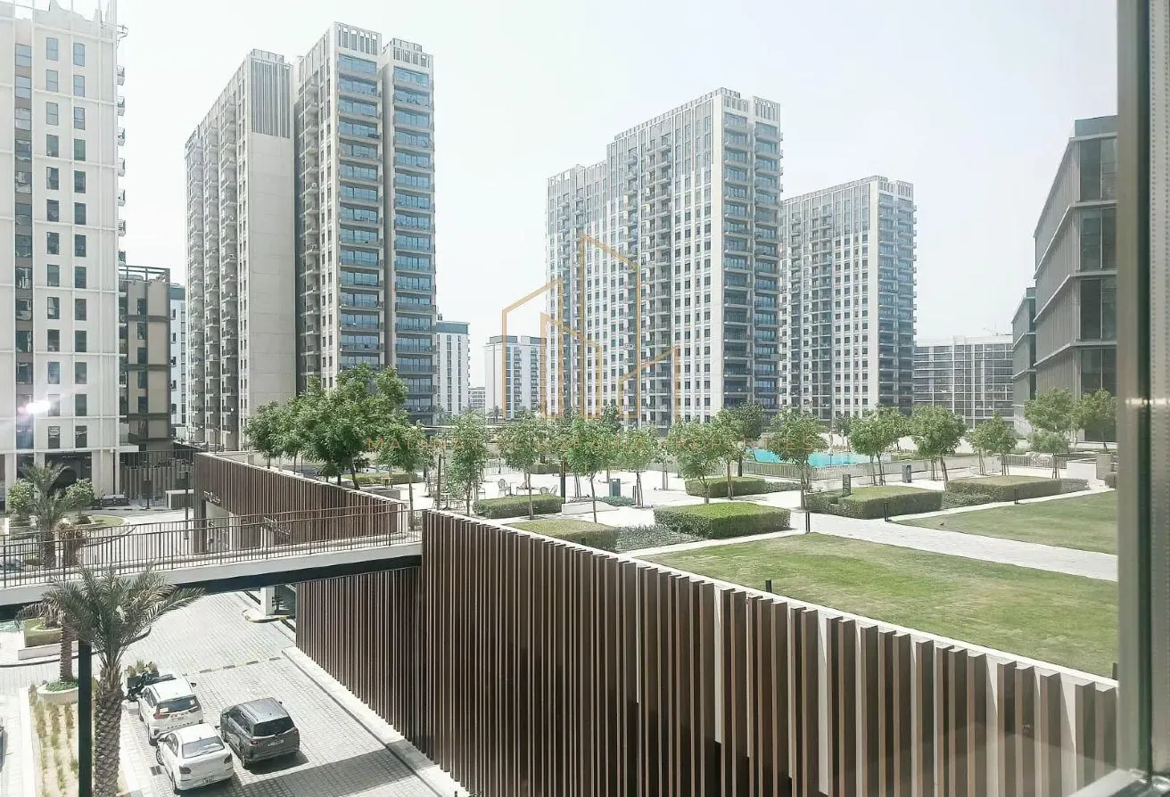 Vacant | Pool View | Low Floor | Bright | Modern