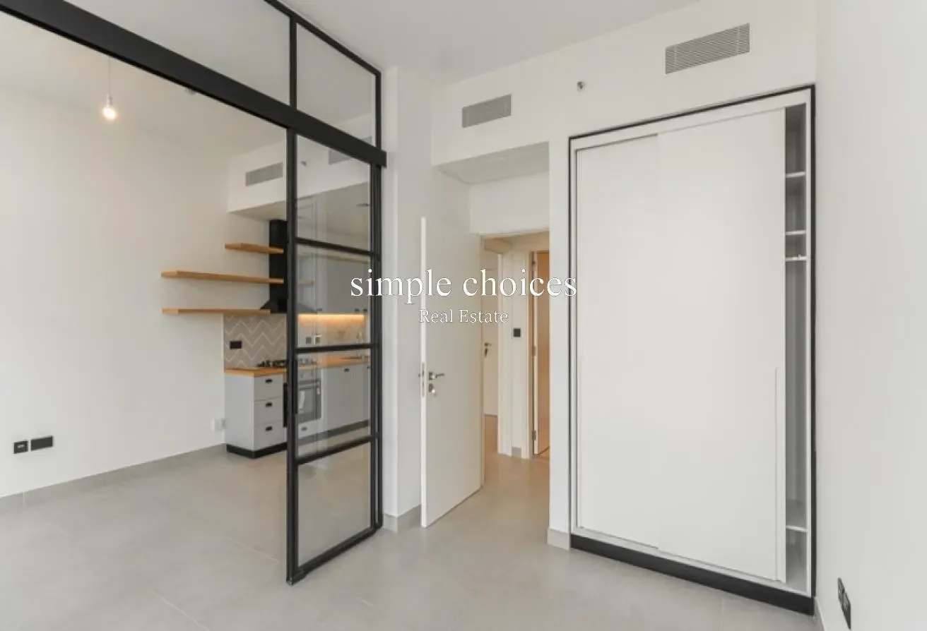 Exclusive/ Unfurnished / Chiller free
