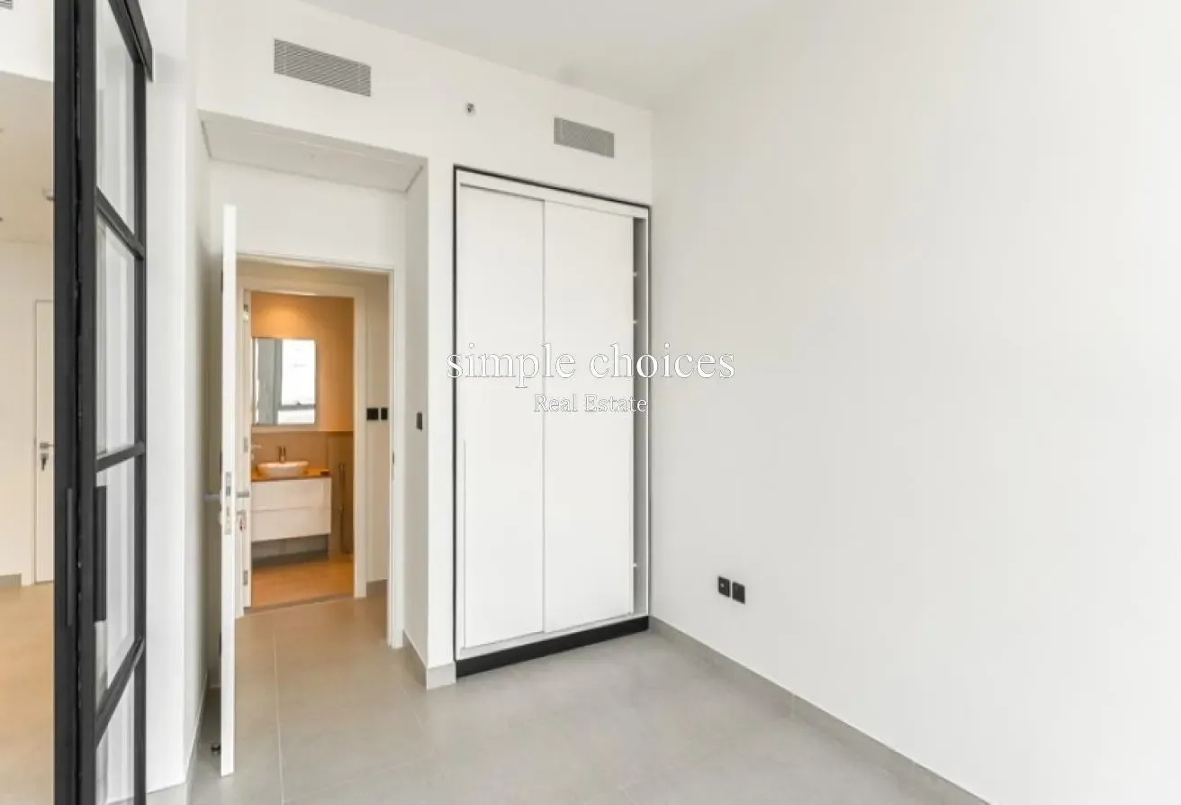 Exclusive/ Unfurnished / Chiller free