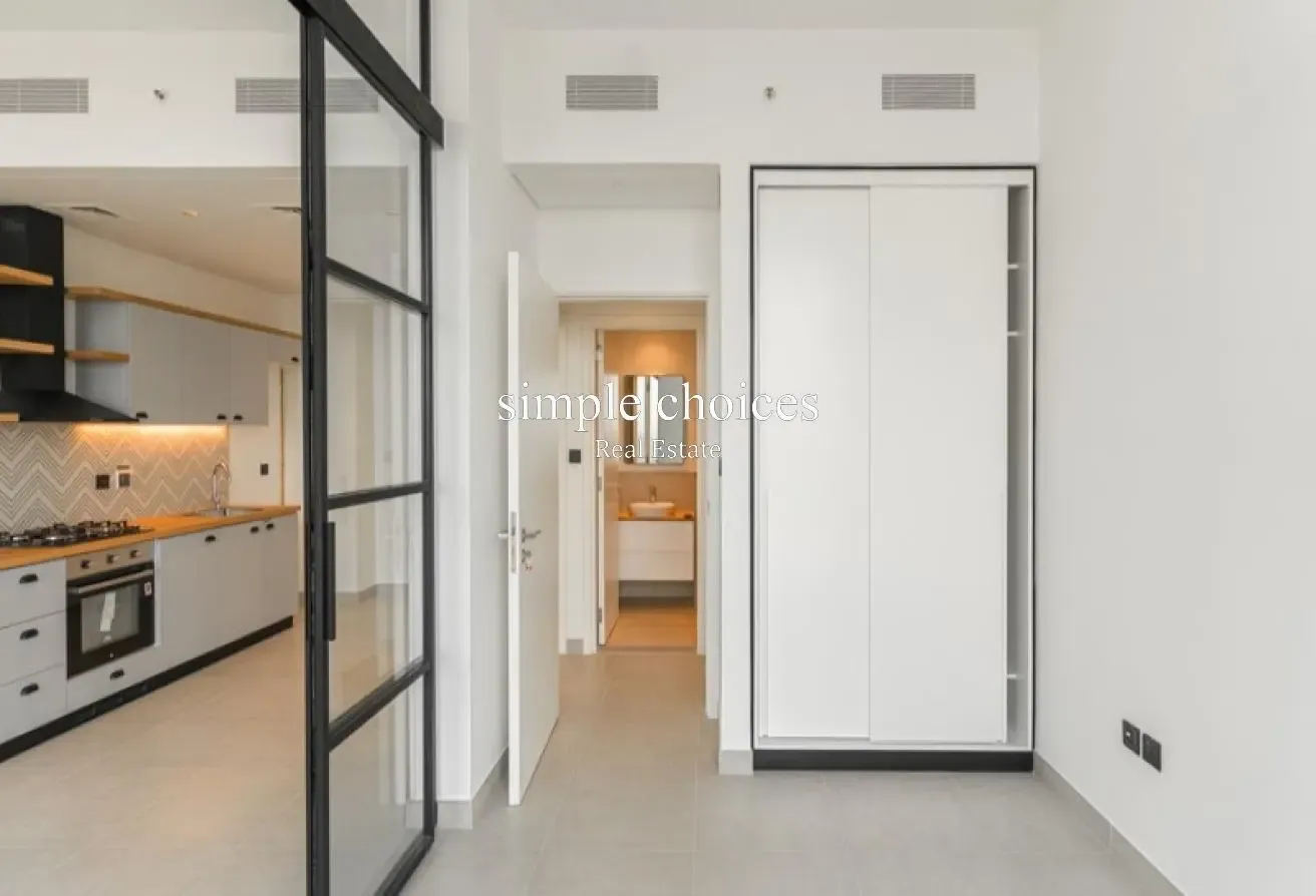 Exclusive/ Unfurnished / Chiller free