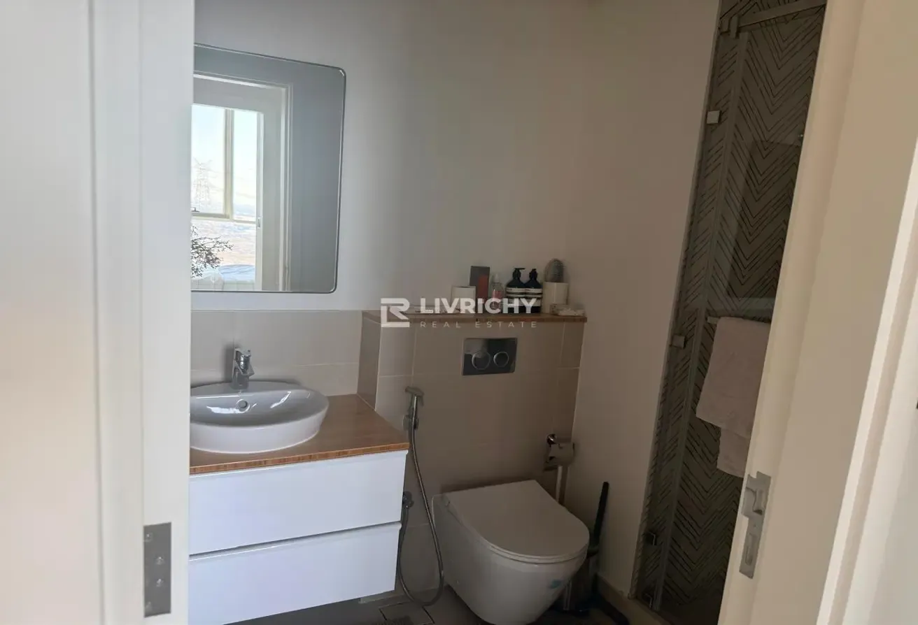 FULLY FURNISHED | CHILLER FREE | COMMUNITY VIEW