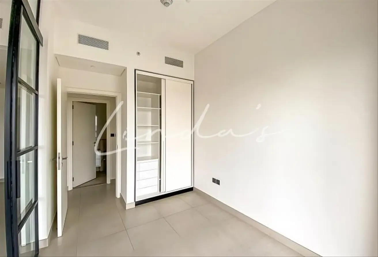 Well maintained | Prime Location | Modern Unit