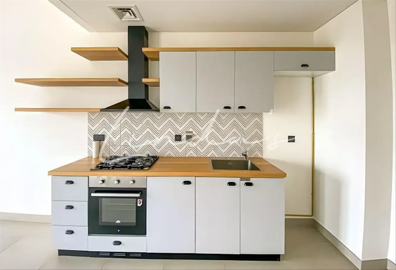 Well maintained | Prime Location | Modern Unit