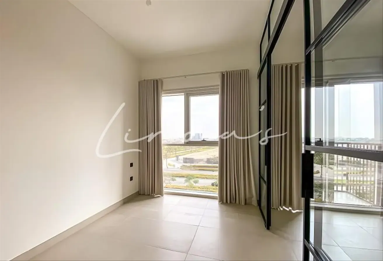 Well maintained | Prime Location | Modern Unit