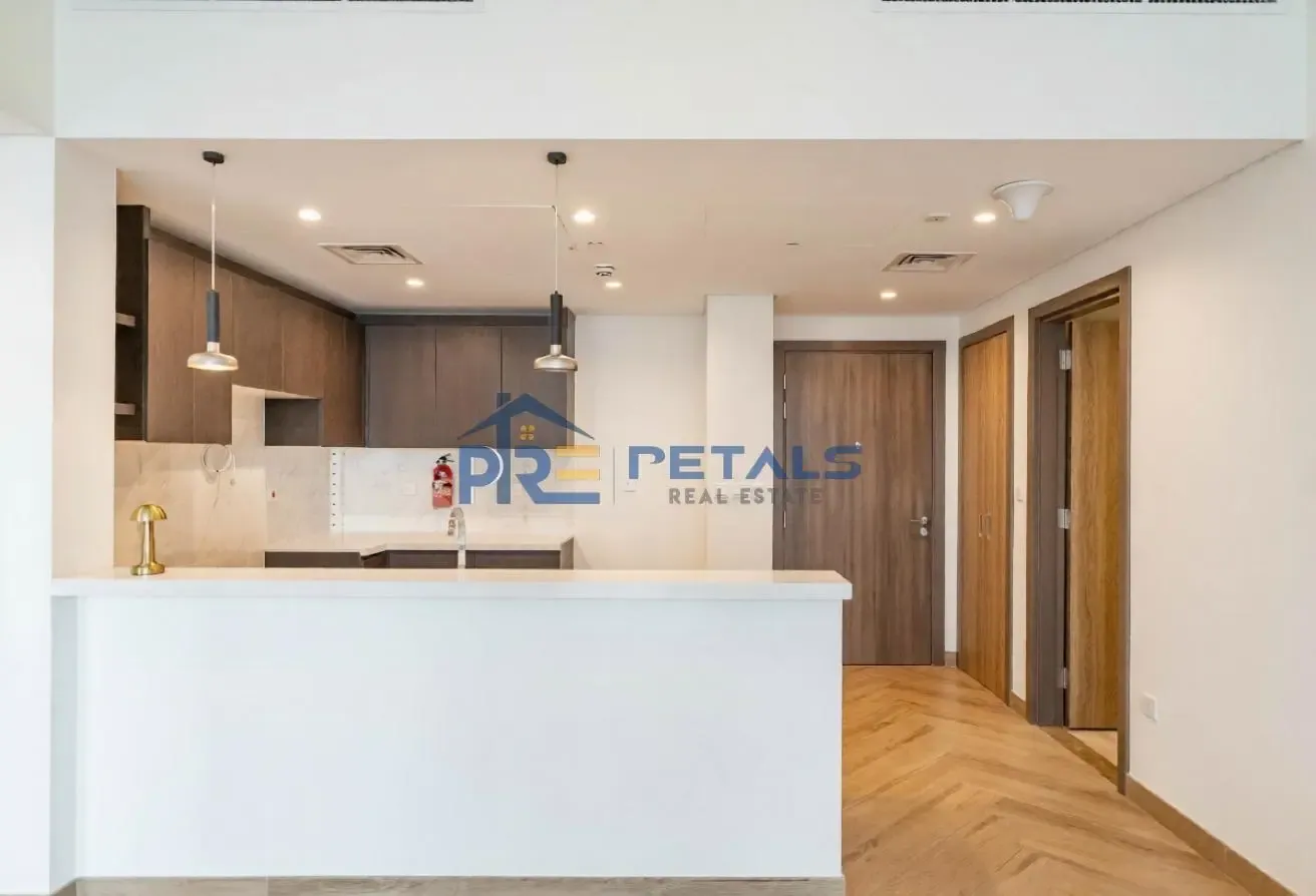 Highest Floor Full Furnished Park View Near Metro