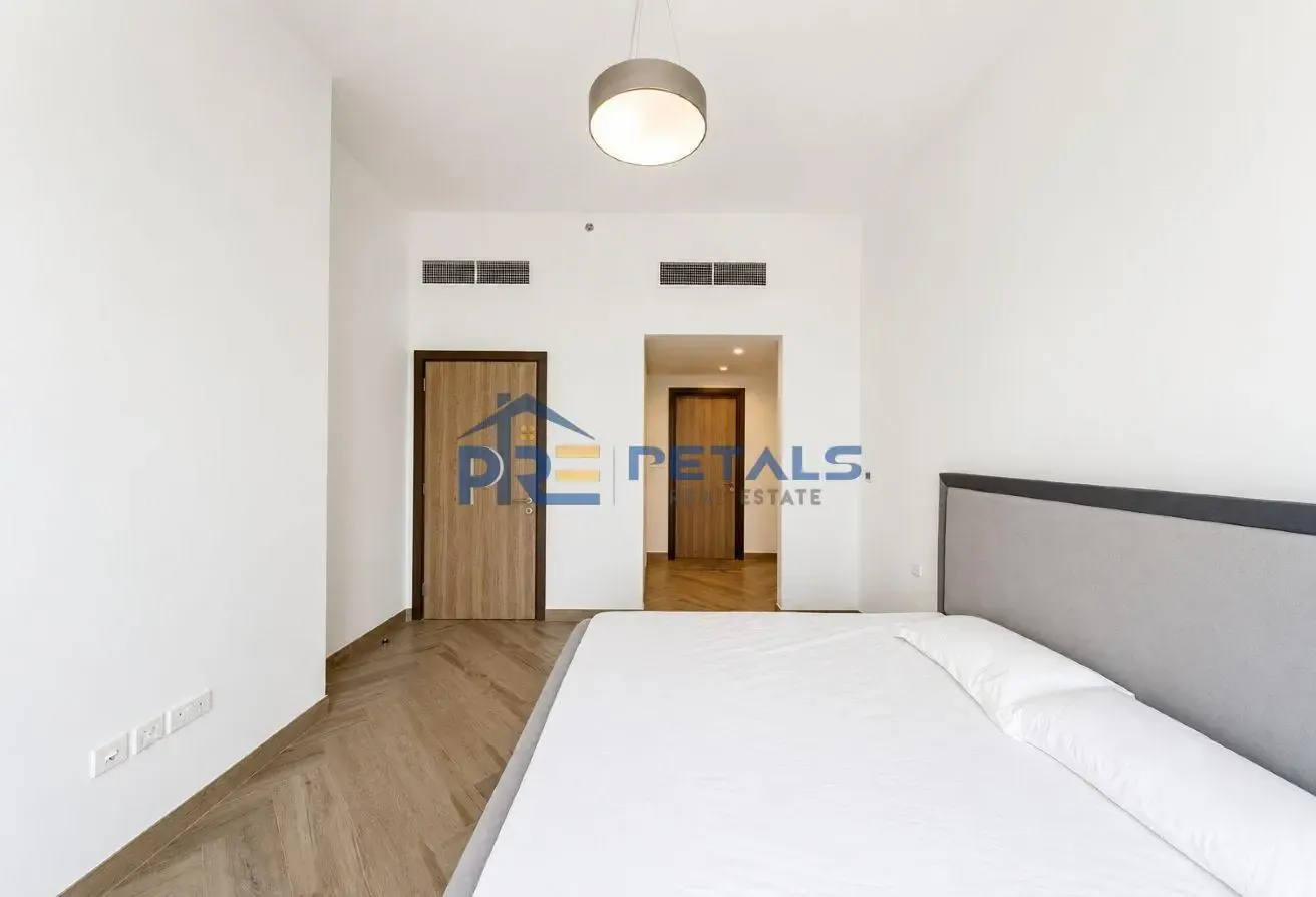 Highest Floor Full Furnished Park View Near Metro