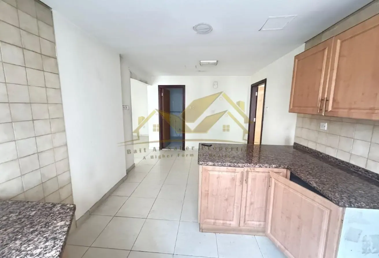 Spacious 1 BR Apartment in Bur Dubai with Parking