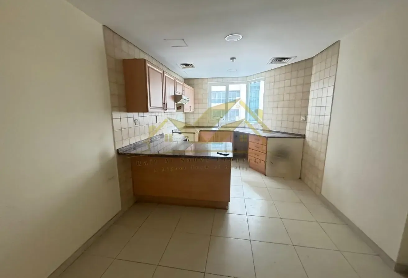 Spacious 1 BR Apartment in Bur Dubai with Parking
