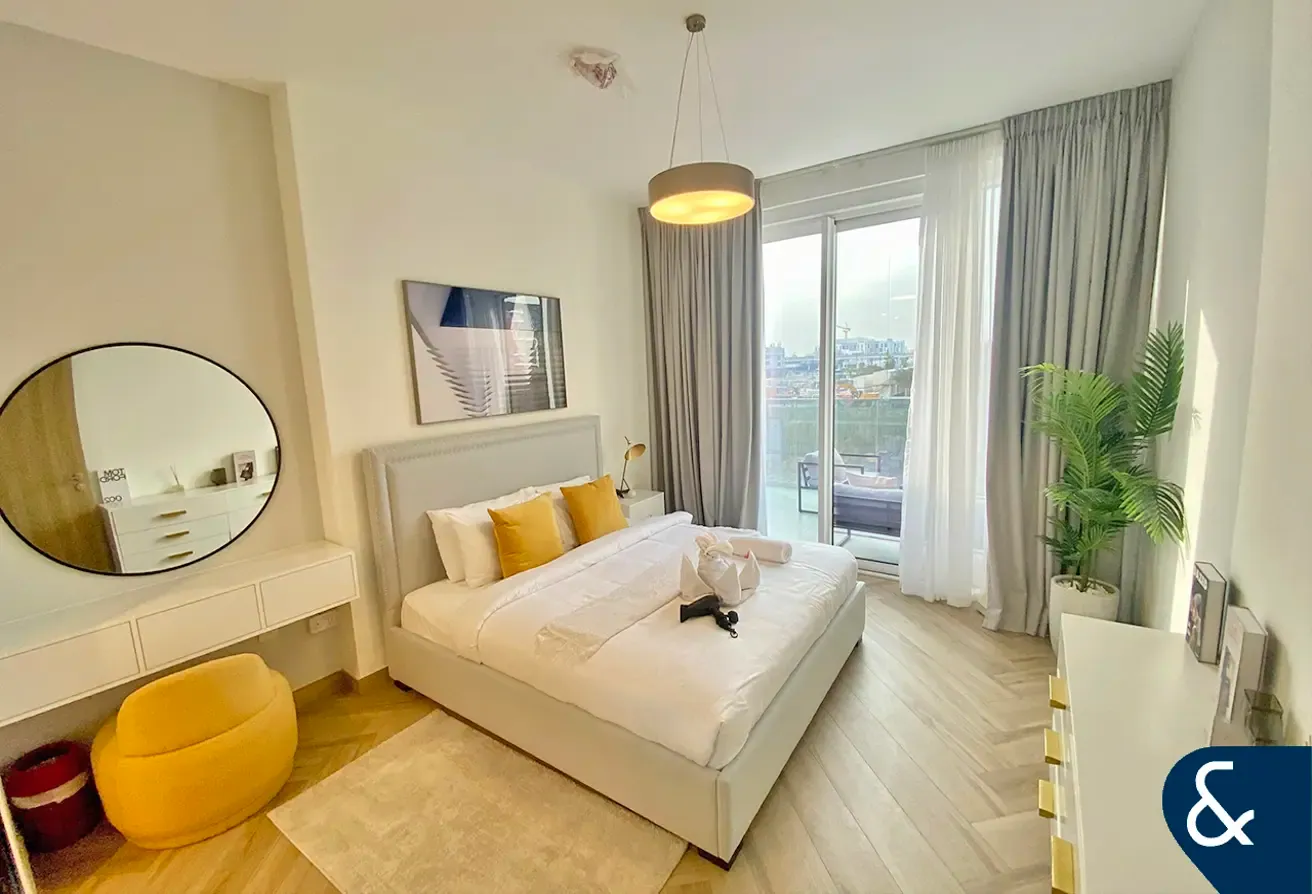 1 Bed | Furnished | Large Terrace | Vacant