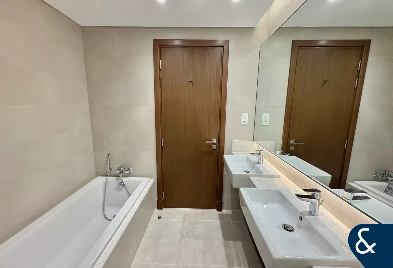 Full Canal Views | Brand New | Maids Room