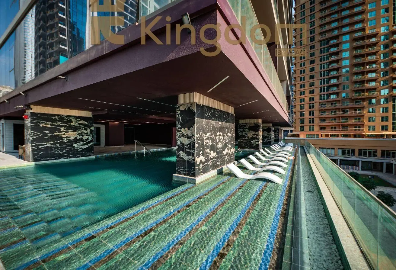 PREMIUM UNIT WITH LAKE VIEW |METRO ACCESS |VACANT