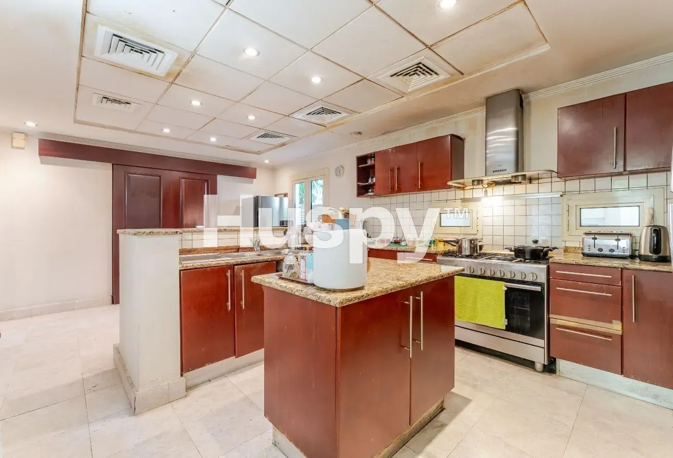 New to Market | Lake View | Hattan