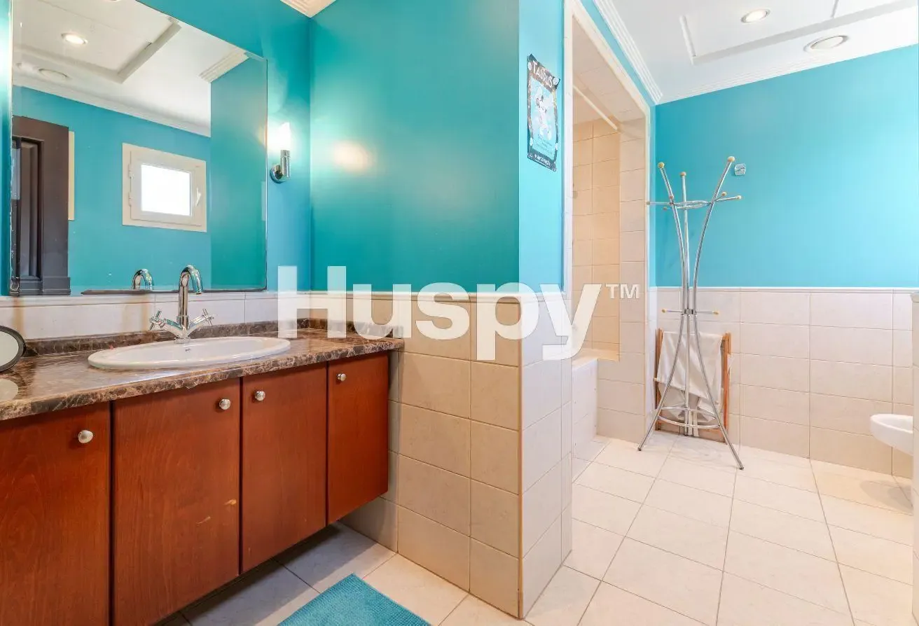New to Market | Lake View | Hattan