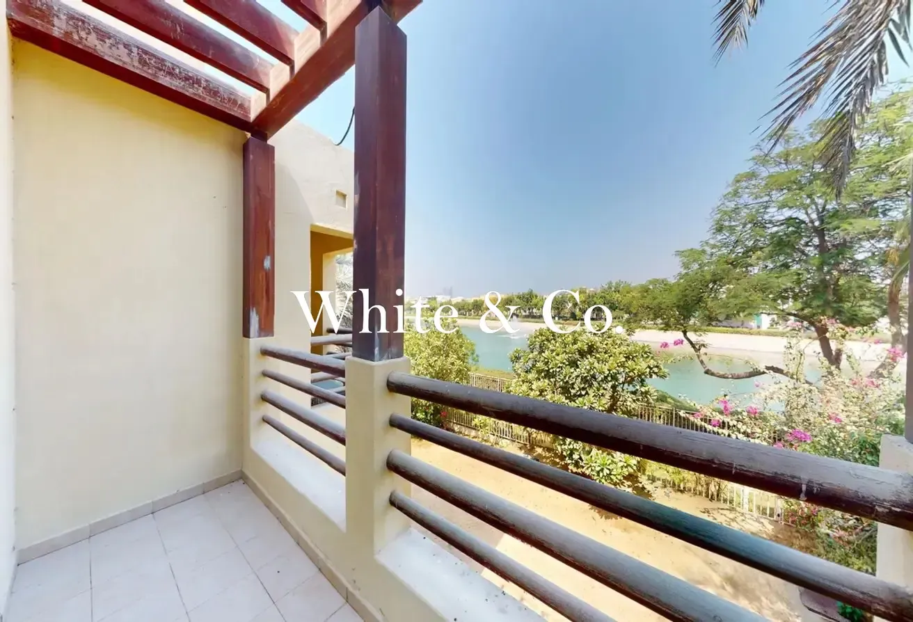 Lake View | Large Plot | Hattan E1 Layout