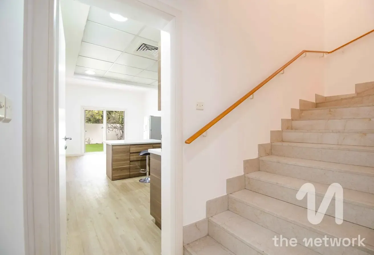 Single Row | Upgraded Floor | Landscaped | Vacant