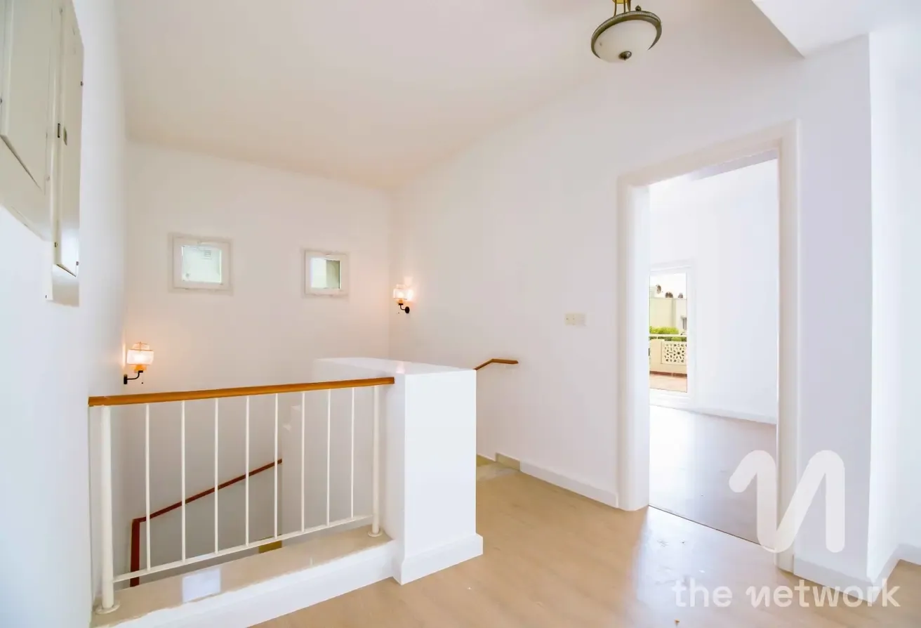 Single Row | Upgraded Floor | Landscaped | Vacant