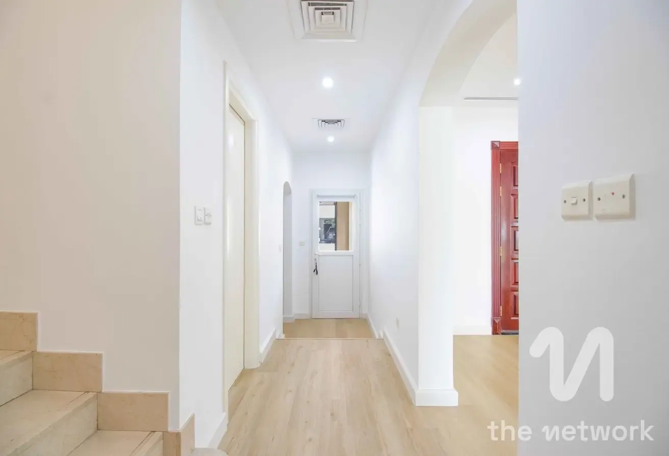 Single Row | Upgraded Floor | Landscaped | Vacant
