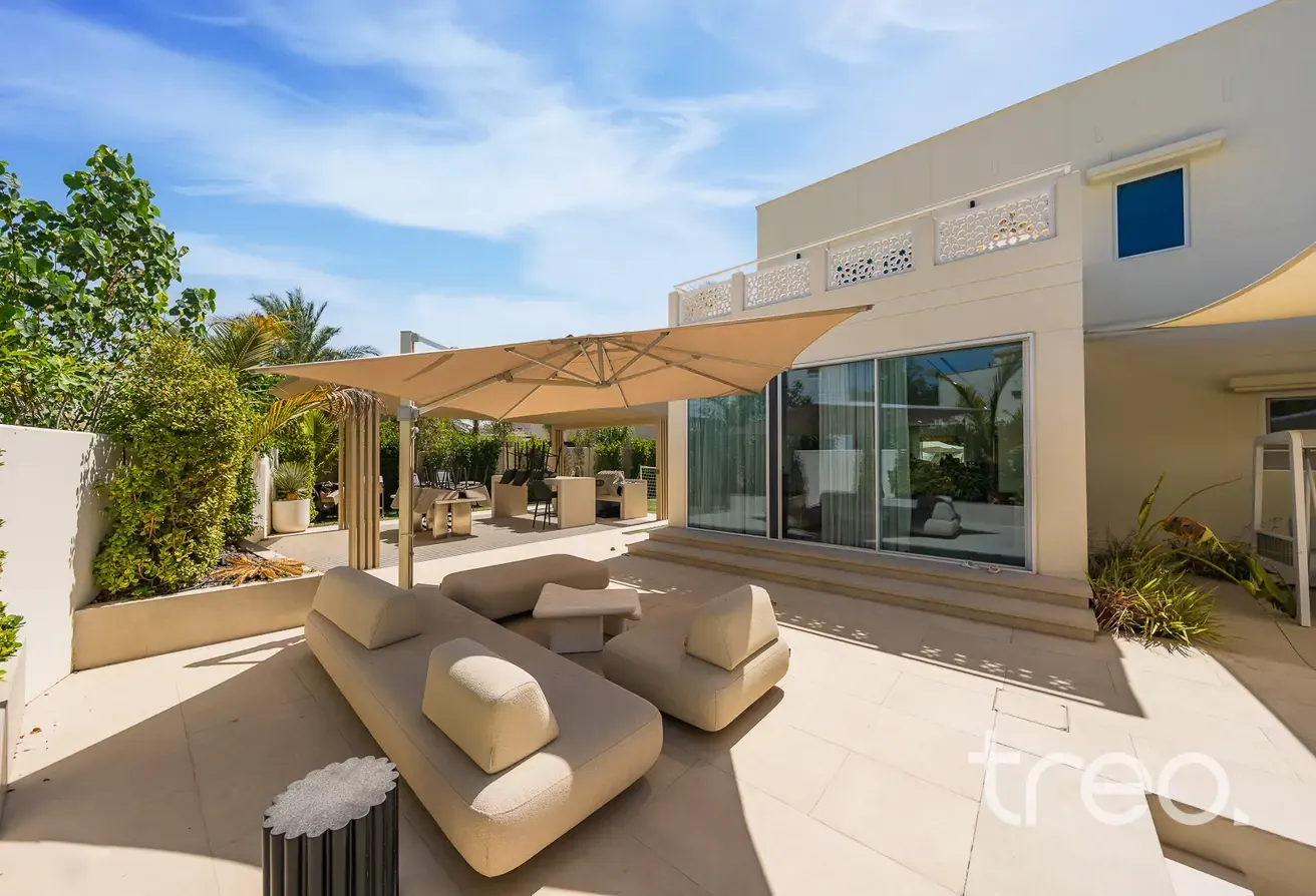 Contemporary | Huge Plot | Vastu