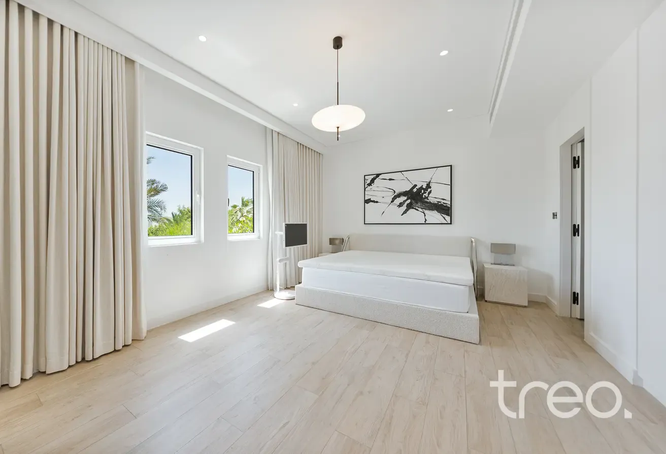 Contemporary | Huge Plot | Vastu